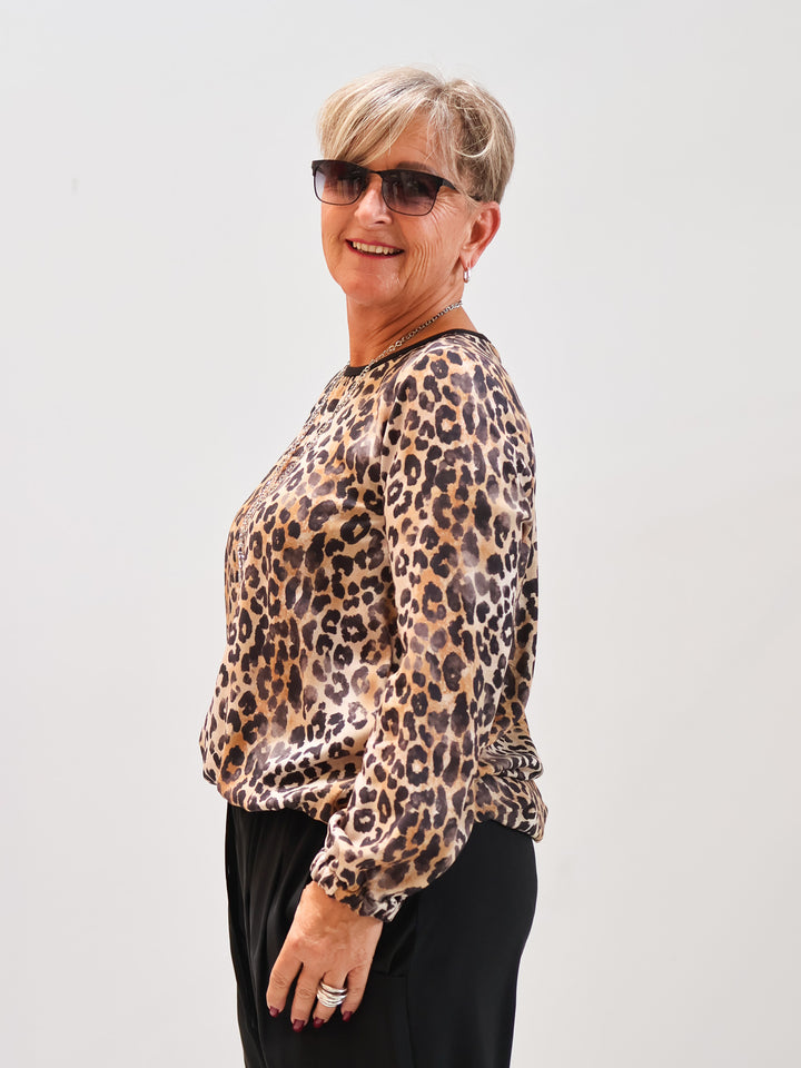 Leo top
