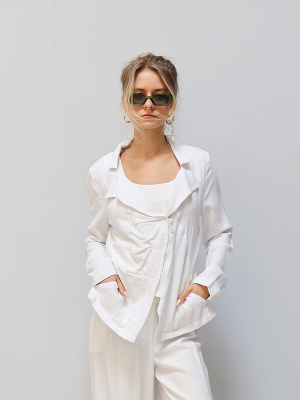 Taillierte Jacke in Weiß