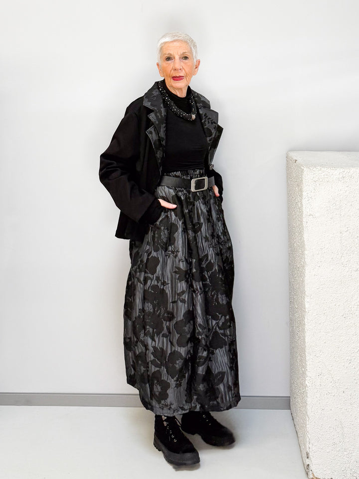 Rock mit floraler Struktur