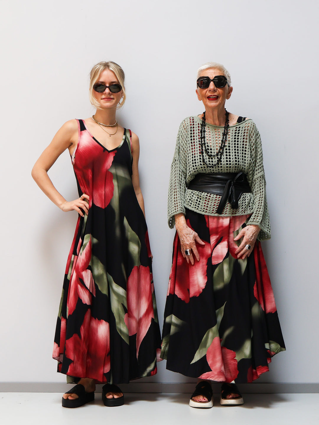 Kleid schwarz mit Blumen