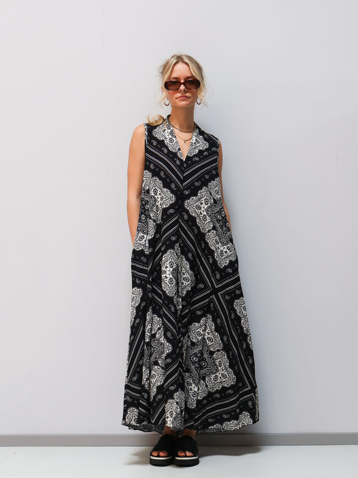 Kleid Muster schwarz weiß