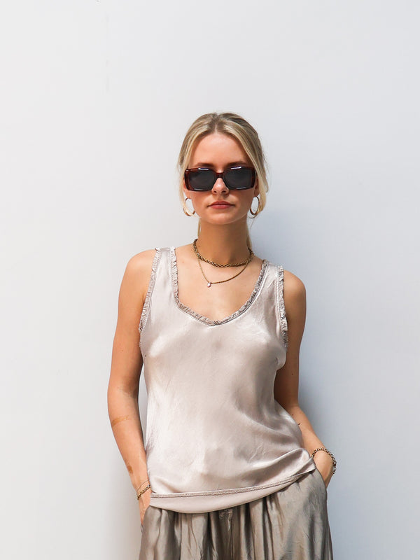 Top Noemi gray